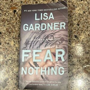 Lisa Gardner 'Fear Nothing' Paperback Book